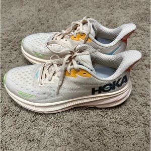Hoka Clifton 9